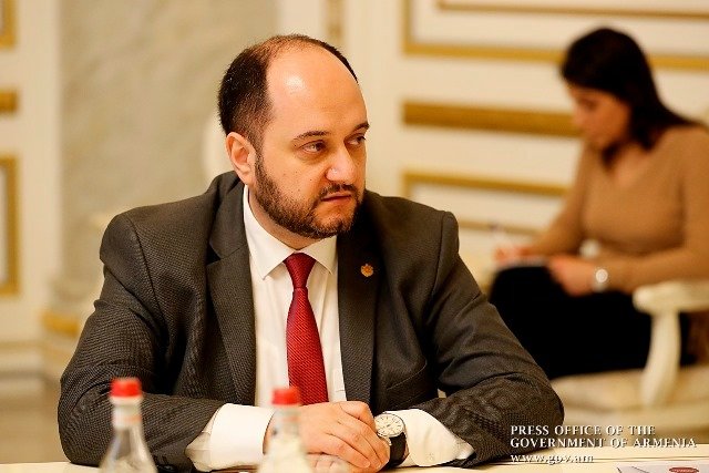 Սահմանամերձ բնակավայրերի ուսումնական հաստատությունները կանցնեն հեռավար ուսուցման ՀՀ ԿԳՄՍ նախարար Արայիկի Հրությունյանը դիմեր հանրությանը.