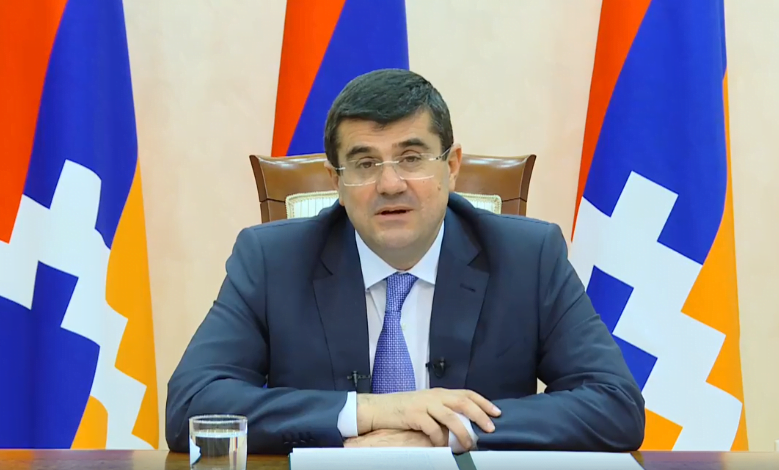 Քանի որ ուղերձի տեսանյութի հետ կապված տեխնիկական խնդիրներ են առաջացել, իսկ այս իրավիճակում ժամանակը շատ կարևոր է, այդ պատճառով նախքան տեսանյութի տեխնիկական խնդիրների կարգավորումը հրապարակում եմ իմ ուղերձի ամբողջական տեքստը՝ պատերազմի հետևանքների, առկա մարտահրավերների և տարբեր ոլորտներում իշխանությունների անելիքների վերաբերյալ.Արայիկ Հարությունյան