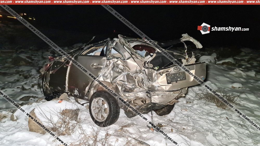 38-ամյա վարորդը Toyota-ով մոտ 120 մետր ապառաժ քարերին բախվելով, հայտնվել է ձորում.