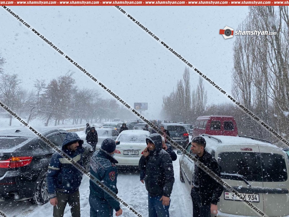 Արտակարգ իրավիճակ Երևան-Սևան ճանապարհին. մի քանի կիլոմետր մերկասառույց ճանապարհը դարձել է 30-ից ավելի ավտոմեքենաների վթարի պատճառ. կան շրջված, ճանապարհից դուրս թռած ավտոմեքենաներ.