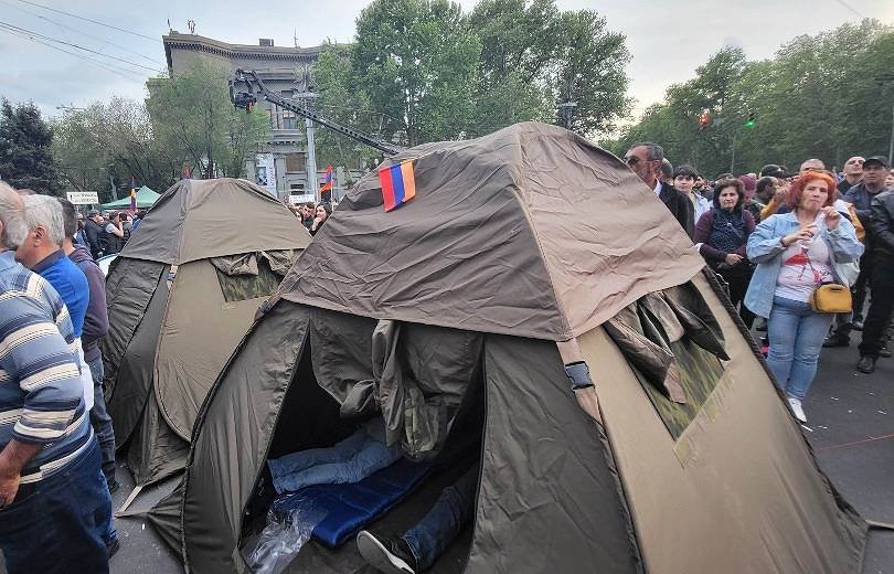 Ֆրանսիայի հրապարակում ընդդիմության տեղադրած վրաններում երիտասարդ տղամարդ է մահացել