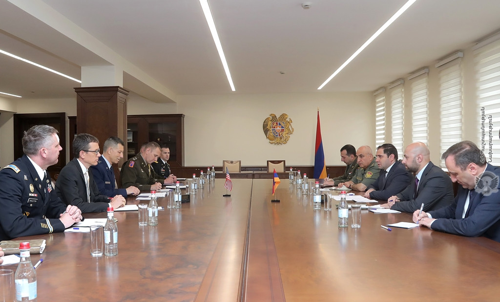 ՀՀ պաշտպանության նախարարն ընդունել է Կանզասի Ազգային գվարդիայի պատվիրակությանը