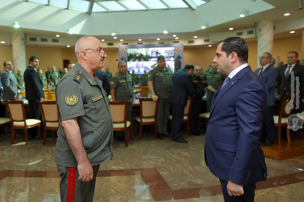 Խորհրդակցություն՝ Սուրեն Պապիկյանի գլխավորությամբ