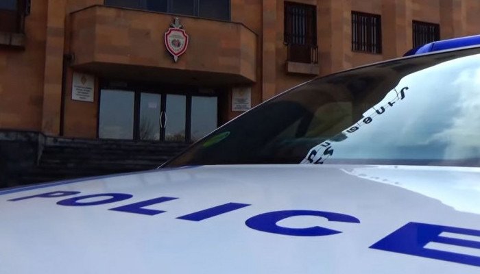 Ուրասարի՝ ոչ սթափ բնակչի մեքենան կանգնեցնելու համար համագյուղացիները ծեծել են պարեկներին, փորձել խլել ամրակցված զենքը