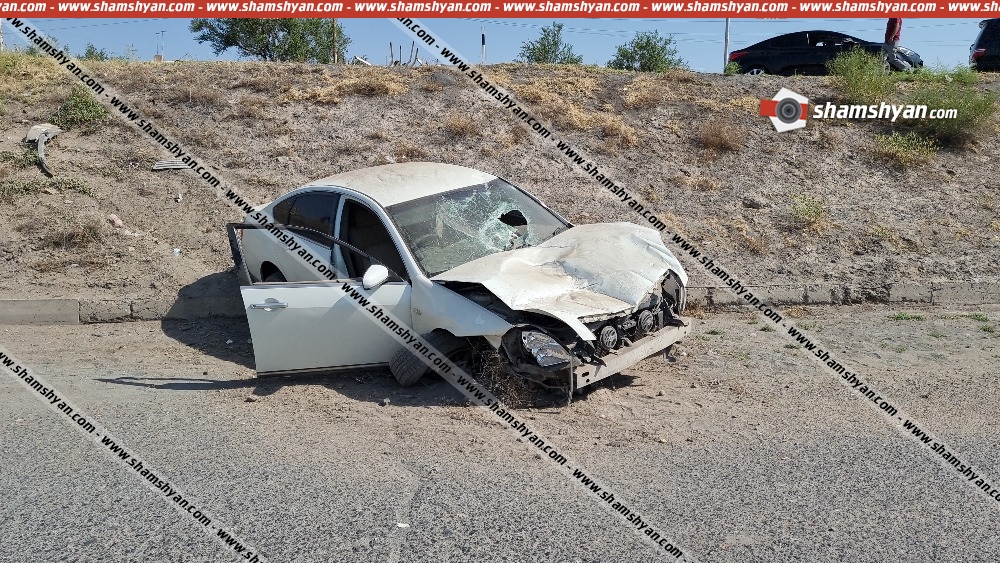 Արմավիրի մարզում․ բախվել են  Nissan Versa-ն ու Nissan Teana-ն․ վերջինս էլ կոտրել է կամրջի ճաղավանդակներն ու հայտնվել կամրջի տակով անցնող ճանապարհում․