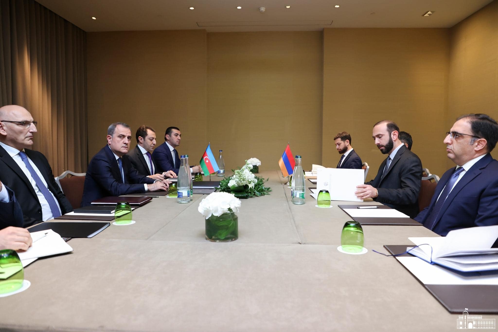 Հոկտեմբերի 2-ին Ժնևում տեղի է ունեցել Հայաստանի ԱԳ նախարար Արարատ Միրզոյանի և Ադրբեջանի ԱԳ նախարար Ջեյհուն Բայրամովի հանդիպումը