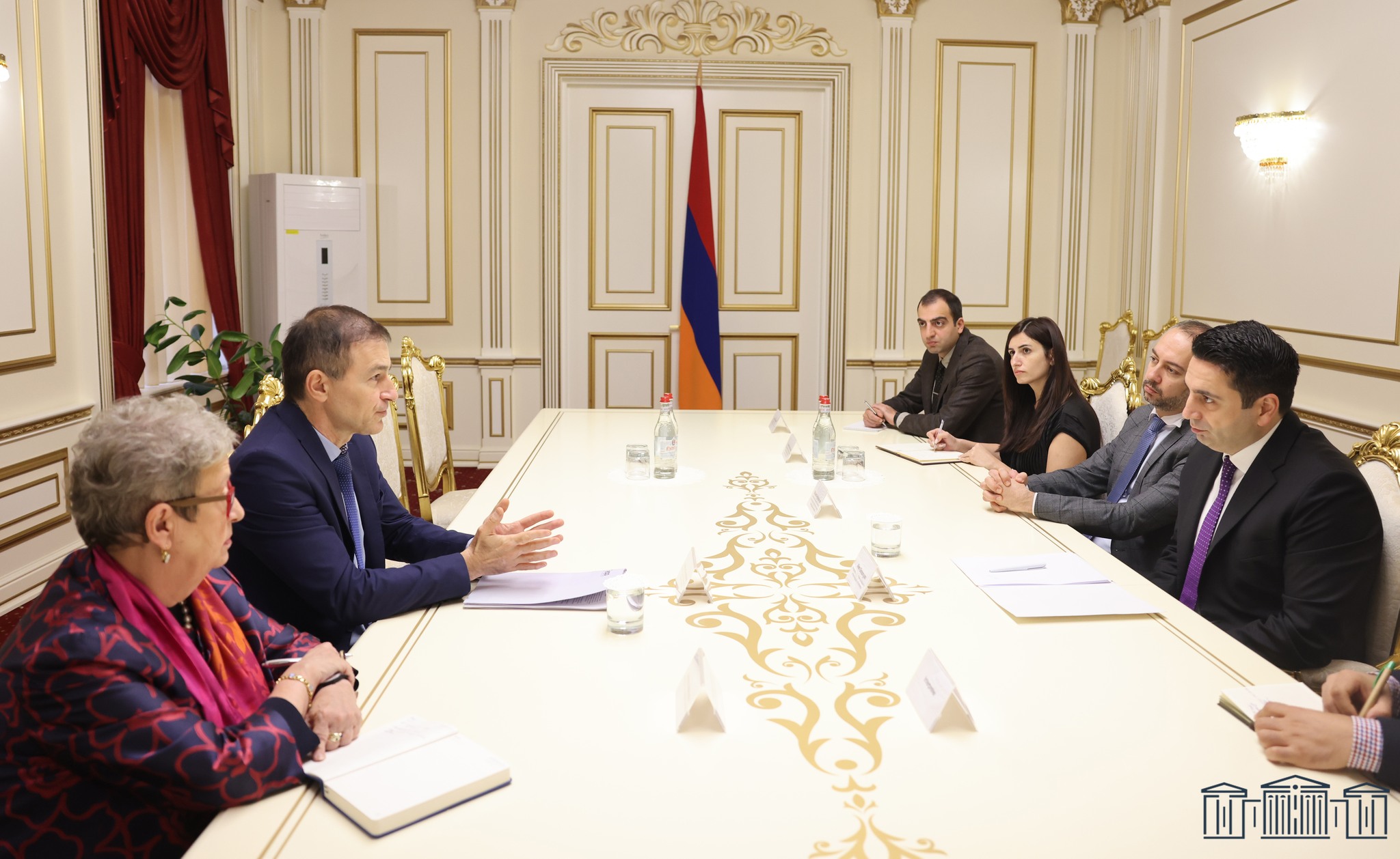 «Հարձակումը եղել է Ադրբեջանի կողմից, բնականաբար, Մարս մոլորակից չեն ներխուժել Հայաստանի տարածք»,- ասել է Եվրոպական խորհրդարանի Հայաստանի հարցերով զեկուցող Անդրեյ Կովաչեւը