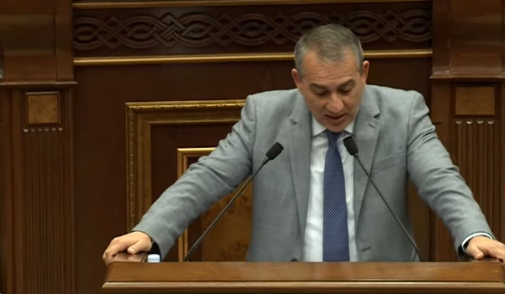 Էդ լո՞ւրջ եք ասում․ Արմեն Խաչատրյանը՝ ՄԱԿ ներկայացուցչին